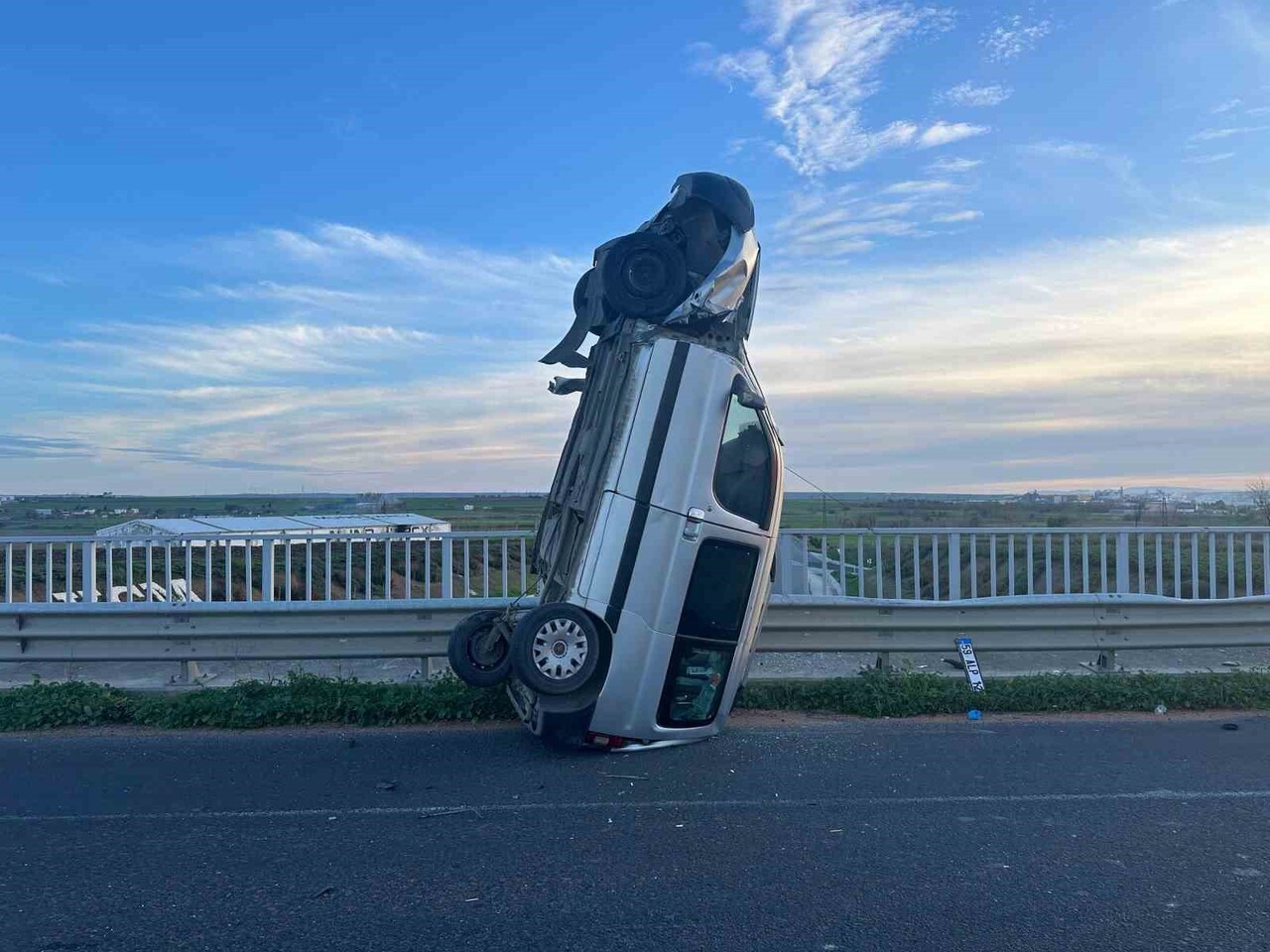 BAKAN BİR DAHA BAKTI: HAYRETE DÜŞÜREN KAZA