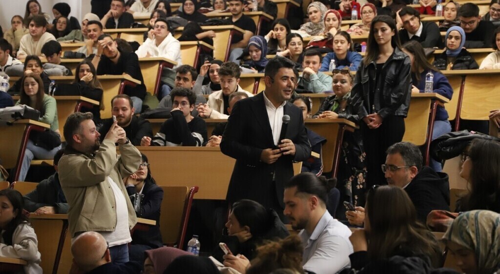 BAKAN YARDIMCISI BOYRAZ, ÖĞRENCİLERE "TÜRKİYE YÜZYILI'NDA ULAŞTIRMA VİZYONU"NU ANLATTI