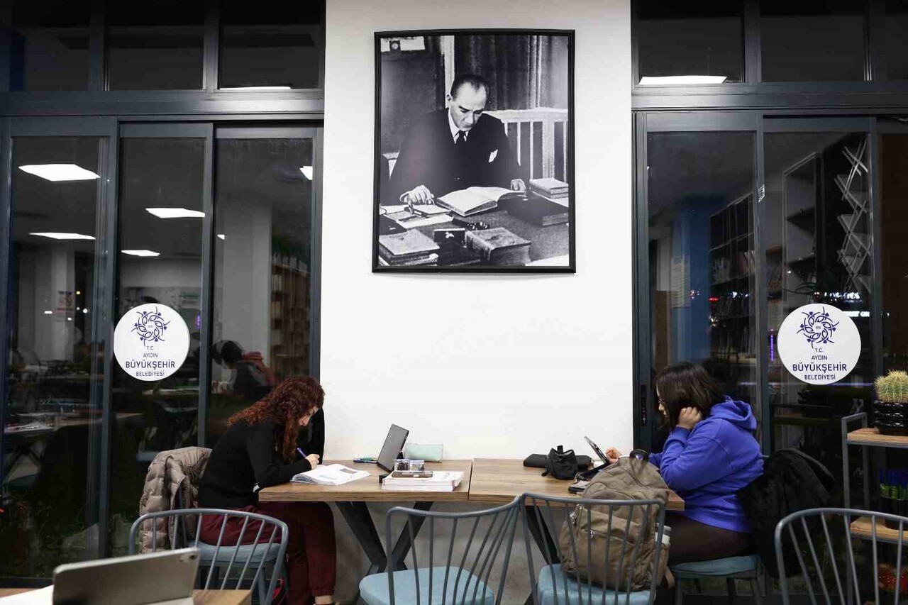 BAŞKAN ÇERÇİOĞLU: "GENÇLERİMİZİN EĞİTİM YOLCULUĞUNDA YANLARINDA OLMAYA DEVAM...