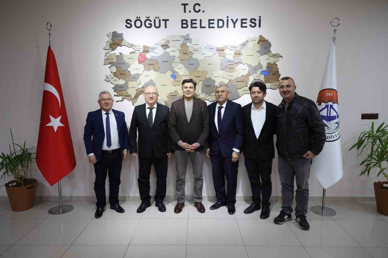 BAŞKAN DURGUT’A ONURSAL ÜYELİK PLAKETİ