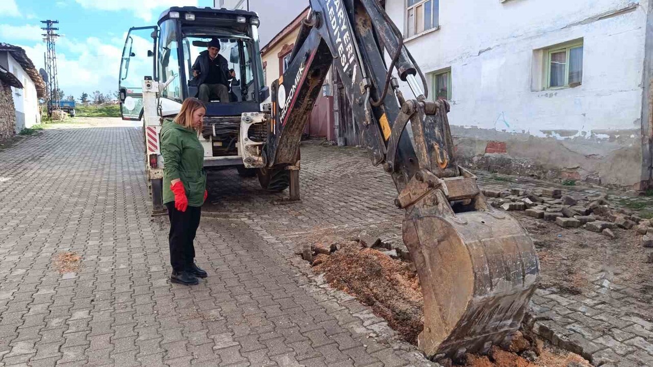BAŞKAN TEKİN’DEN SAHADA ÖRNEK ÇALIŞMA