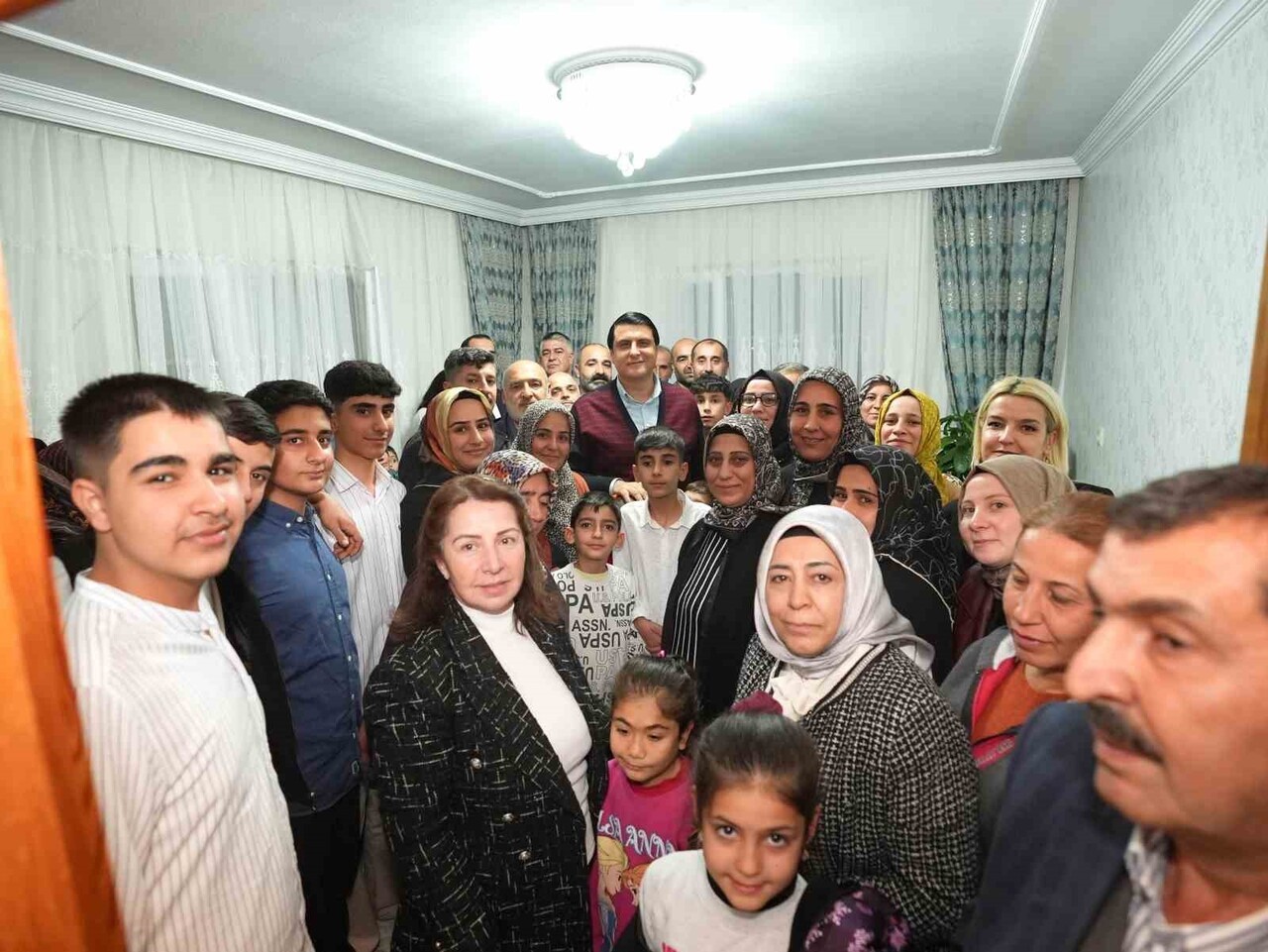 BAŞKAN YILMAZ’DAN 6 MAHALLEDE EV ZİYARETLERİ