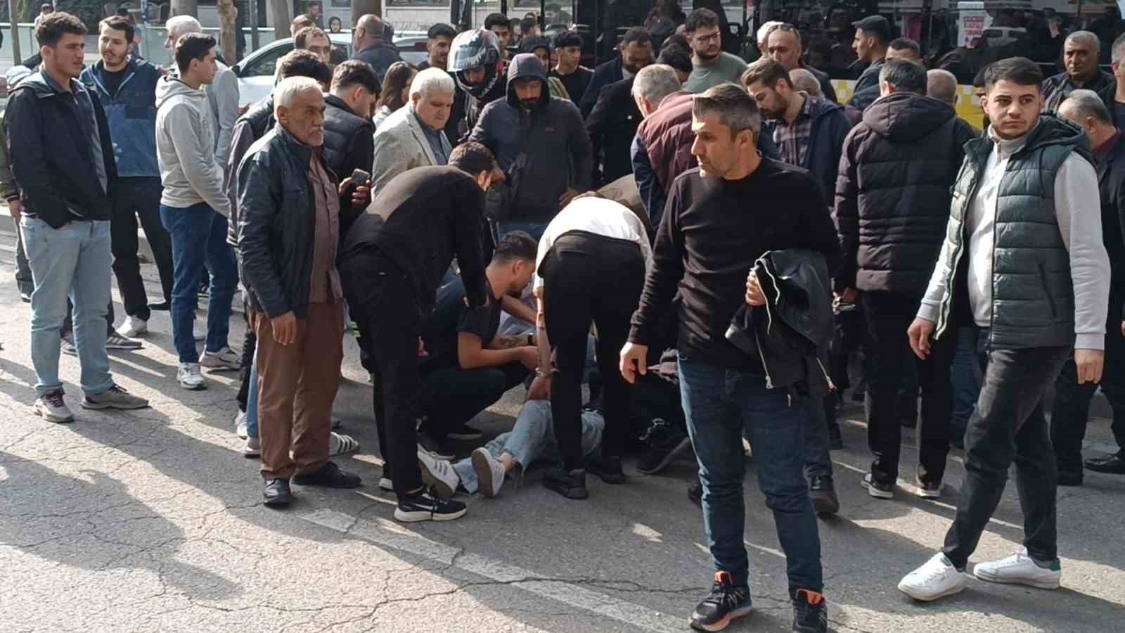 BATMAN’DA 17 YAŞINDAKİ GENCE OTOMOBİL ÇARPTI