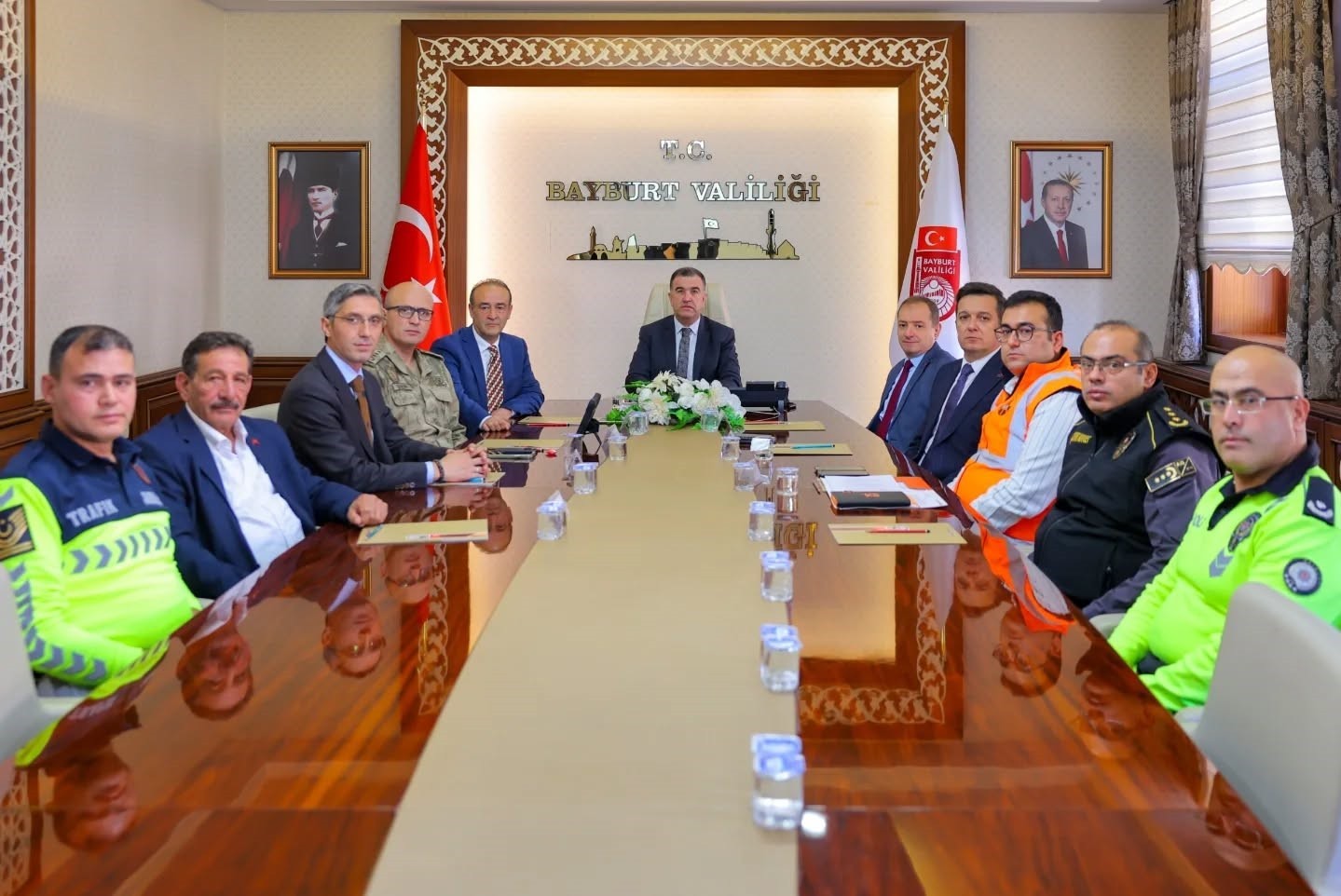 BAYBURT'TA TRAFİK DÜZENİ VE LEVHA SADELEŞTİRME ÇALIŞMALARI GÖRÜŞÜLDÜ