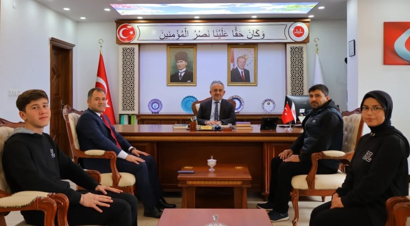 BAYBURT LİSESİ ÖĞRENCİLERİNDEN FİLİSTİN'E DESTEK