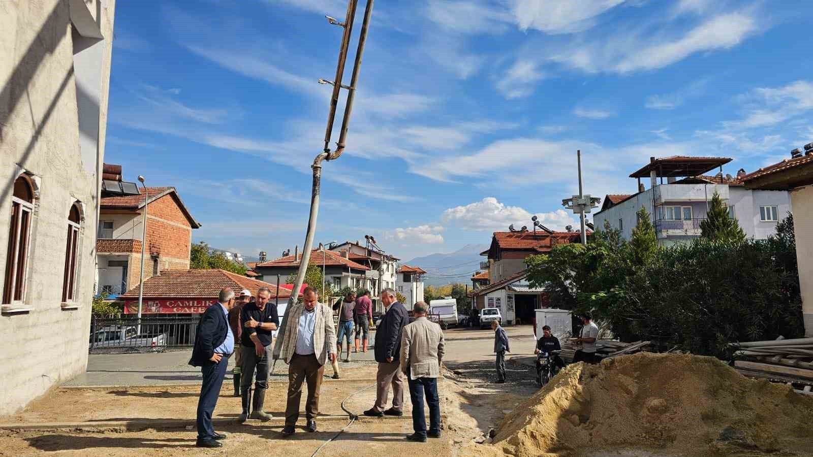 BEYAĞAÇ BELEDİYESİ ÖNCÜLÜĞÜNDE YAPIMINA BAŞLANAN BEYAĞAÇ ÇARŞI CAMİİ İNŞAATINDA SONA YAKLAŞILDI....