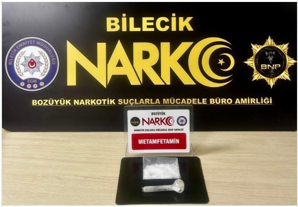 BİLECİK'TE 1 KİŞİNİN ÜZERİNDEN UYUŞTURUCU MADDE ÇIKTI