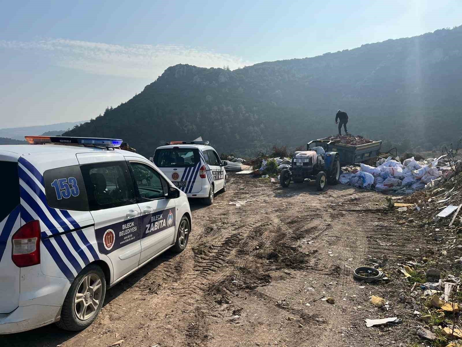 BİLECİK’TE İNŞAAT ATIĞINI KAÇAK DÖKEN VATANDAŞA CEZA KESİLDİ