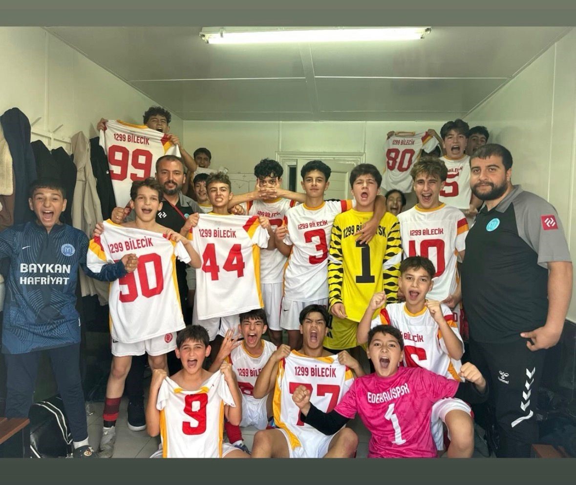 BİLECİK U14 GENÇLER LİGİ'NDE DERBİNİN KAZANINI 1299 BİLECİK FUTBOL KULÜBÜ OLDU