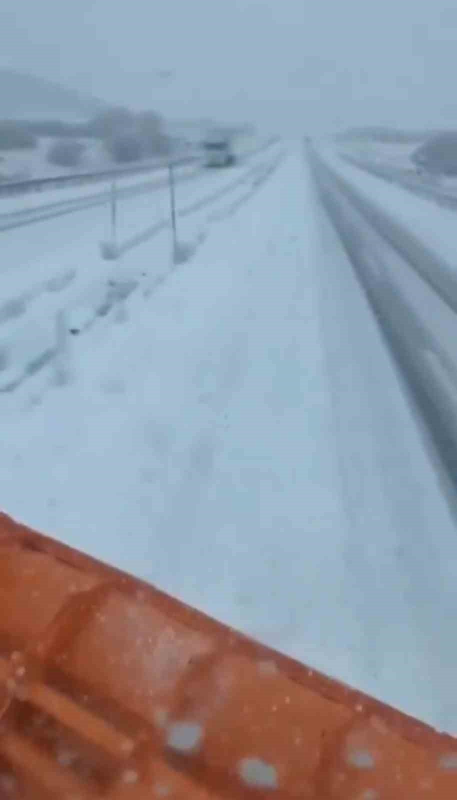 BİNGÖL’ÜN YÜKSEK RAKIMLI BÖLGELERİNDE KAR YAĞIŞI ETKİLİ OLDU. ÖZELLİKLE BİNGÖL - ELAZIĞ YOLU...