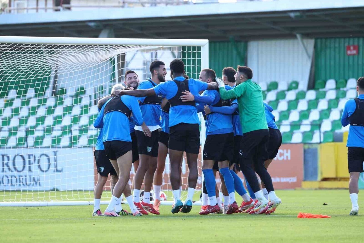 BODRUM FK’DA ÇORUM MESAİSİ SÜRÜYOR, YÖNETİMDEN MORAL ZİYARETİ