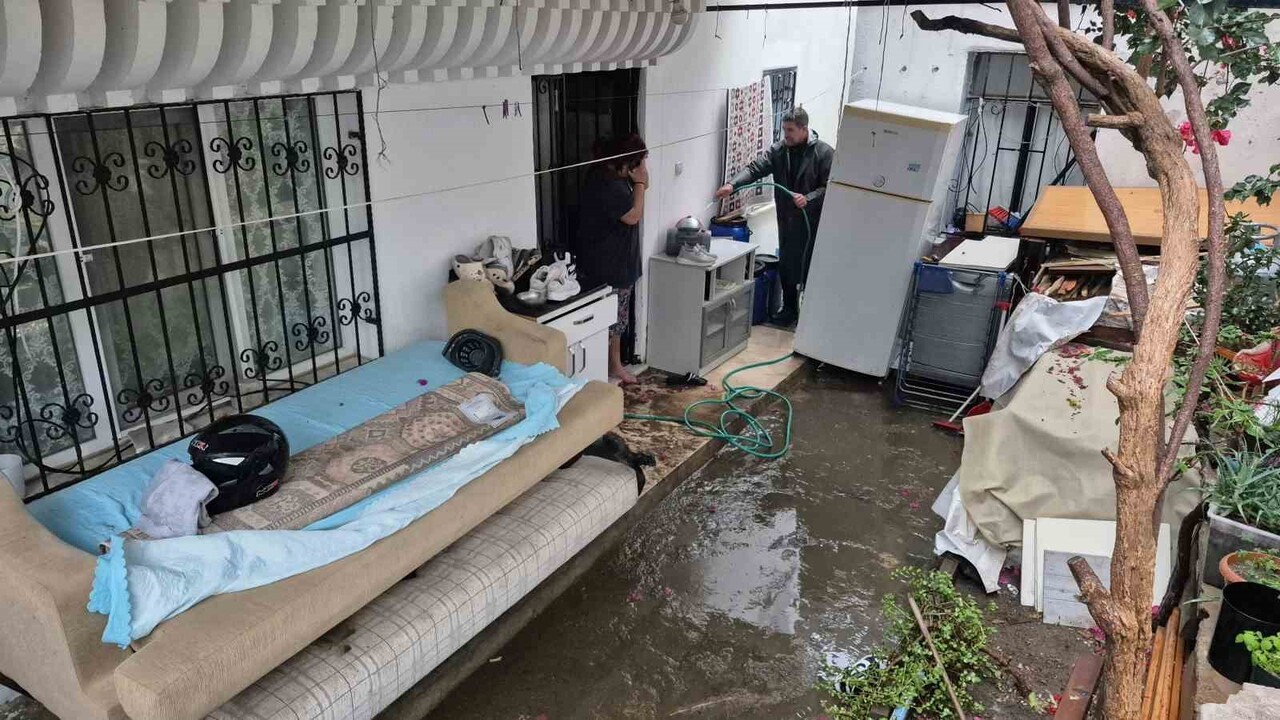 BODRUM’U SAĞANAK YAĞIŞ VURDU