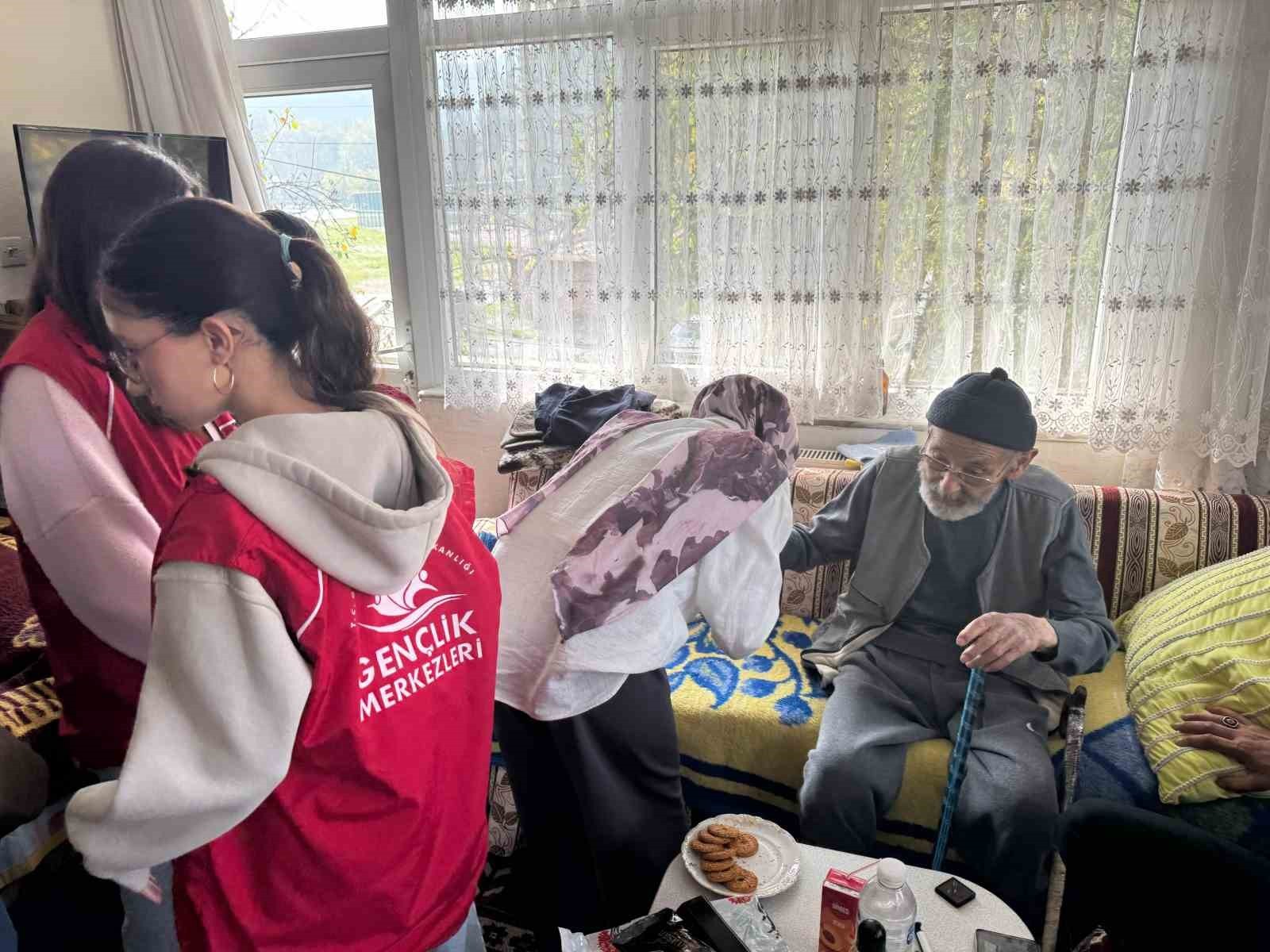 BOLU'NUN MUDURNU İLÇESİNDE ÜNİVERSİTE ÖĞRENCİLERİ, GENÇLİK VE SPOR İLÇE MÜDÜRLÜĞÜ TARAFINDAN...