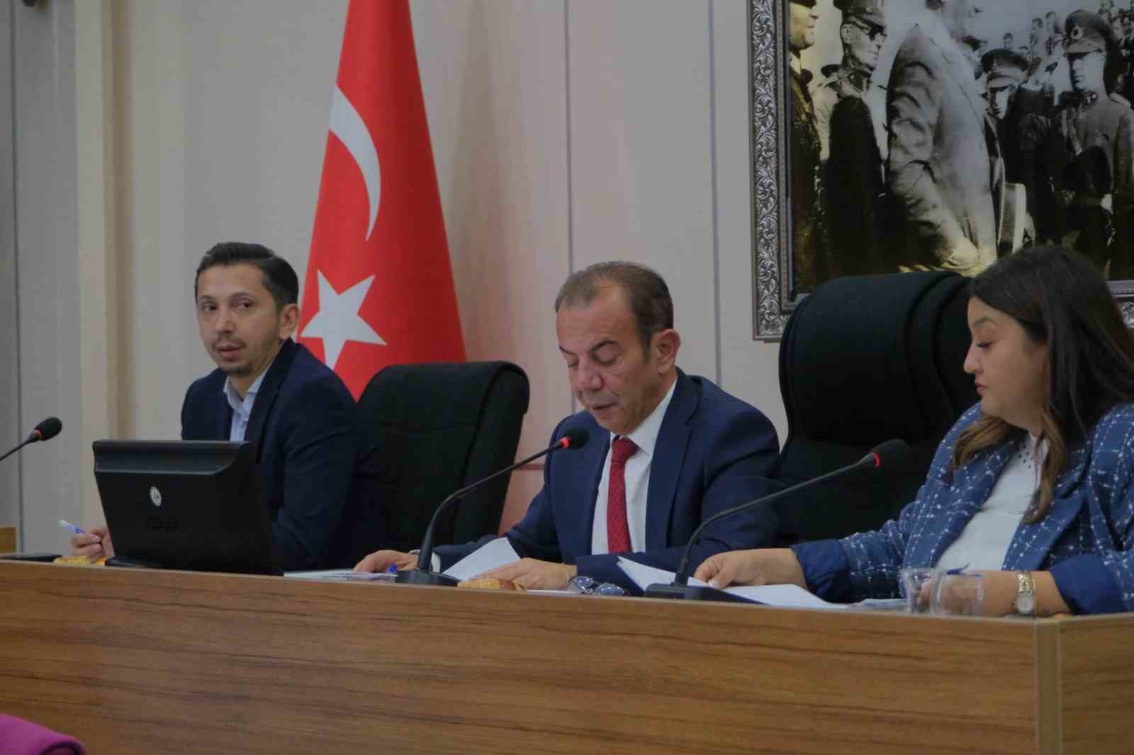 BOLU BELEDİYE BAŞKANI TANJU ÖZCAN, ÇOCUK PARKLARINDA SİGARA İÇİLMESİNİN YASAKLANMASI VE PARK...