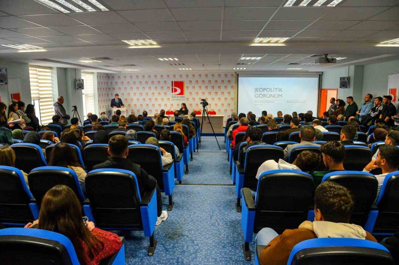 BŞEÜ’DE TARİH BÖLÜMÜ AÇILIŞ DERSİ GERÇEKLEŞTİRİLDİ