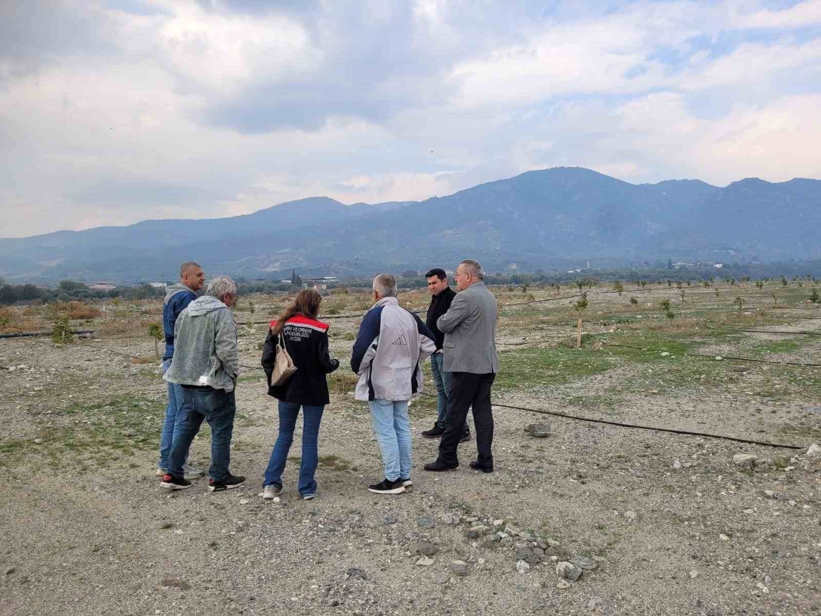 BUHARKENT İLÇE TARIM VE ORMAN MÜDÜRÜ SONER ALTUN, İNCİR ARAŞTIRMA ENSTİTÜSÜ TEKNİK PERSONELLERİ...