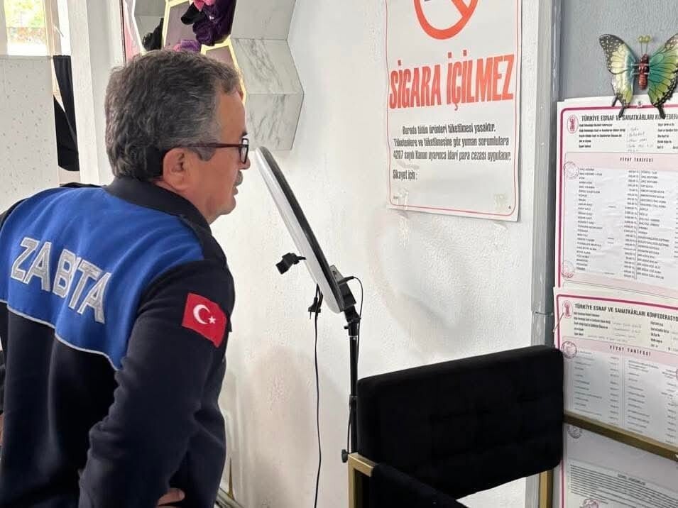 BUHARKENT’TE ZABITA VE SAĞLIK EKİPLERİ, GÜZELLİK SALONLARINDA HEM BİLGİLENDİRME HEM DE MEVZUATA...