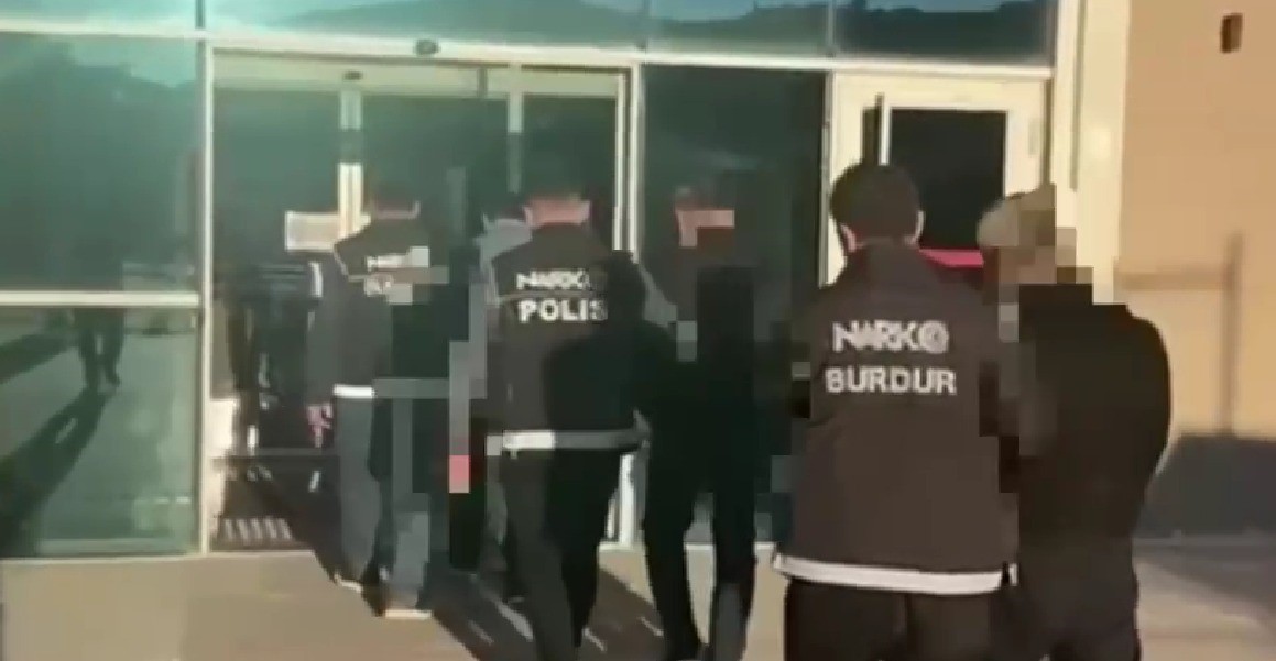 BURDUR'DA POLİS EKİPLERİ TARAFINDAN NARKOTİK SUÇLARLA MÜCADELE ÇERÇEVESİNDE YAPILAN OPERASYONDA 36...