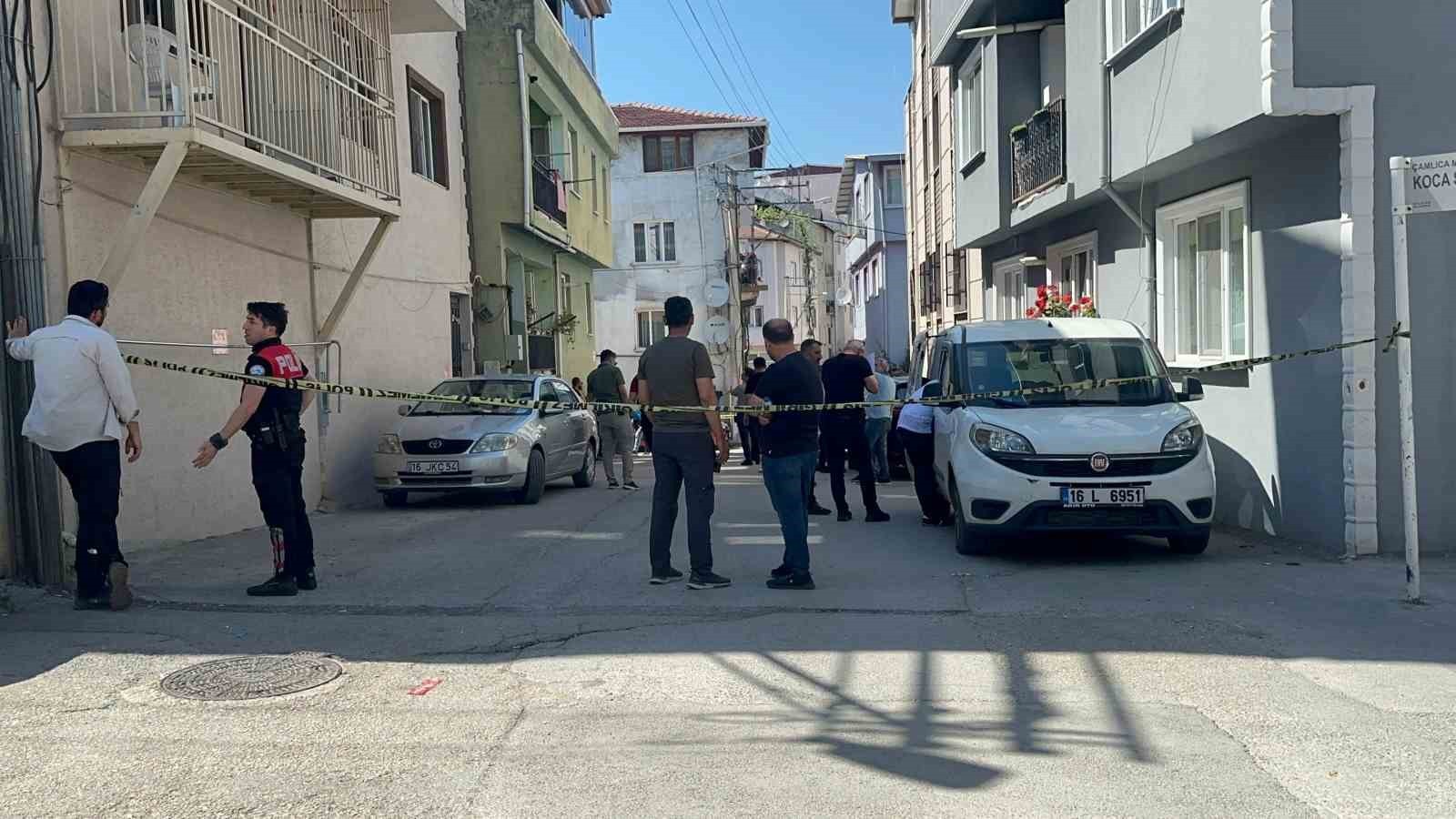 BURSA'DA 3 ÇOCUĞUNU ÖLDÜRDÜKTEN SONRA EMNİYETE GİDEREK TESLİM OLAN CANİ BABANIN 3 KEZ...