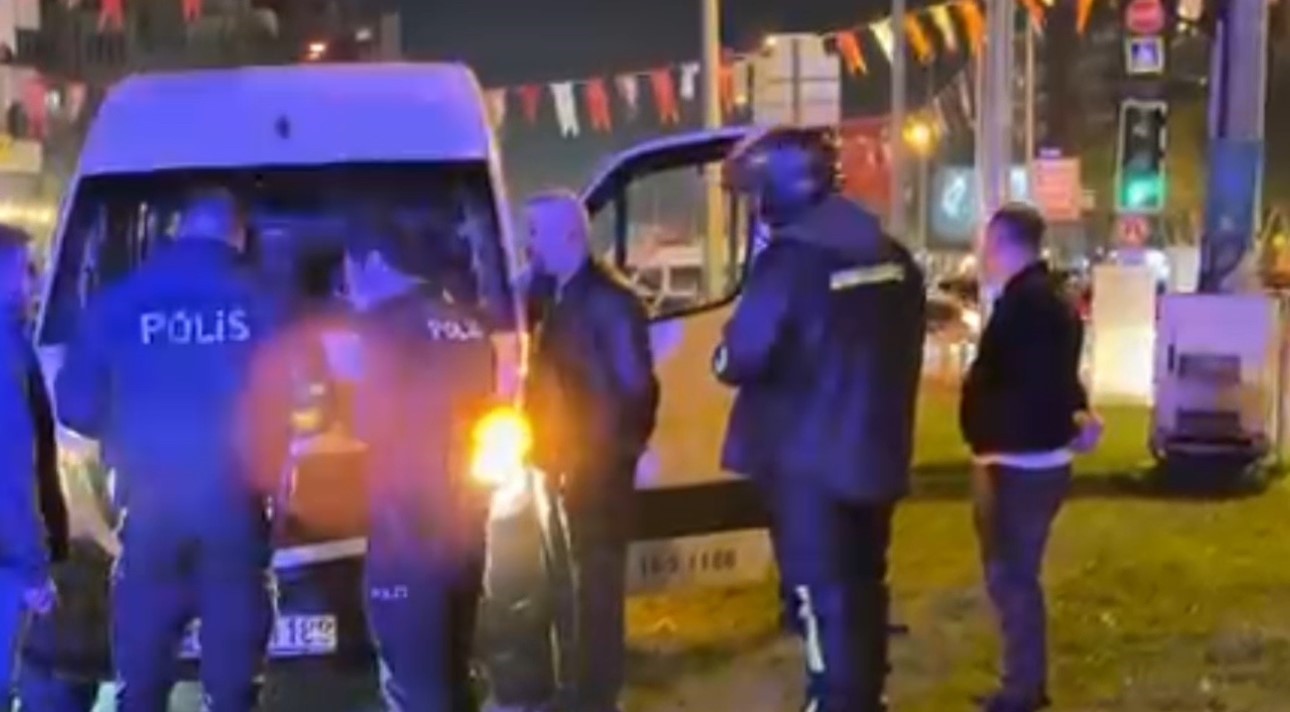 BURSA'DA SERVİS ARACININ ÇARPTIĞI YAYA, AĞIR YARALANDI