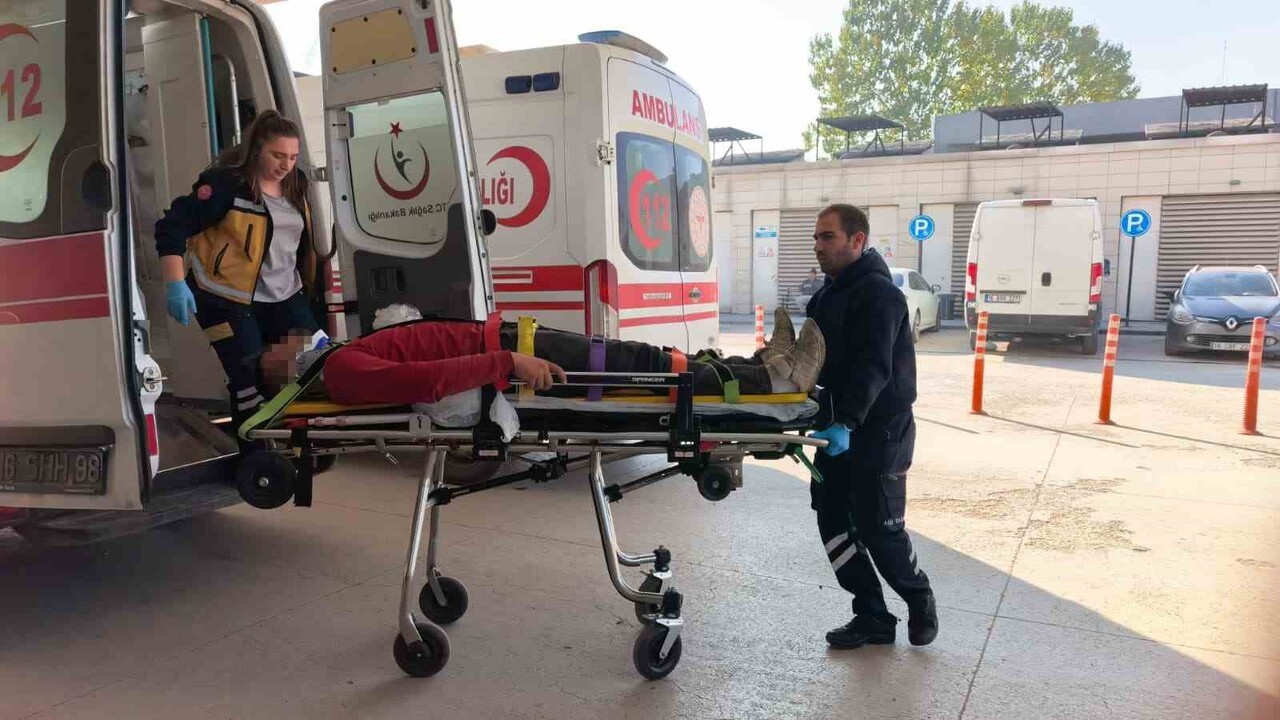 BURSA'NIN İNEGÖL İLÇESİNDE MEYDANA GELEN KAZADA KONTROLDEN ÇIKAN TIR DEVRİLDİ, SÜRÜCÜSÜ...