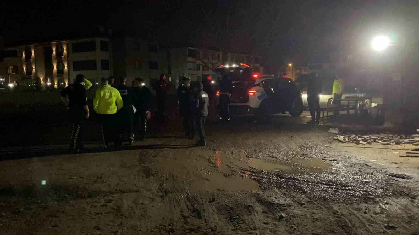 BURSA'NIN İNEGÖL İLÇESİNDE POLİSİN DUR İHTARINA UYMAYIP KAÇAN SÜRÜCÜ İNŞAAT ALANINA GİRİNCE...