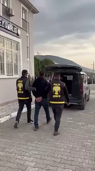 BURSA EMNİYET MÜDÜRLÜĞÜ’NE BAĞLI GEMLİK İLÇE EMNİYET MÜDÜRLÜĞÜ EKİPLERİ, İLÇEDE ARANAN ŞAHISLARA...