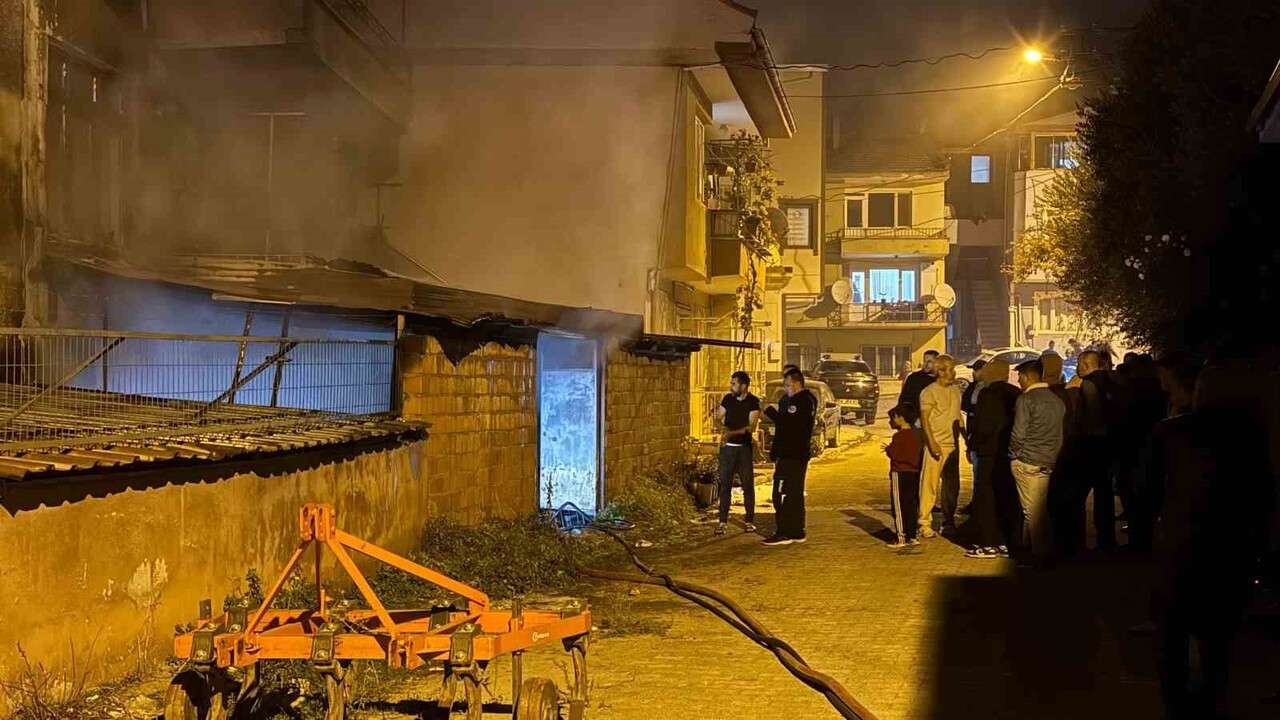 BURSA’NIN İZNİK İLÇESİNE BAĞLI SELÇUK MAHALLESİ’NDE, ÜÇ KATLI BİR BİNANIN ZEMİN KATINDAKİ ARDİYE...