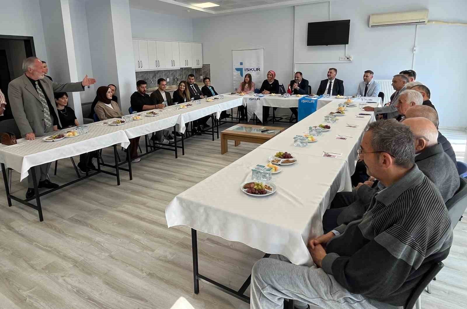 ÇALIŞABİLİR DURUMDAKİ ENGELLİ BİREYLERİN İSTİHDAMA KATILIMINI DESTEKLEYEN ENGELSİZ İŞGÜCÜ UYUM...