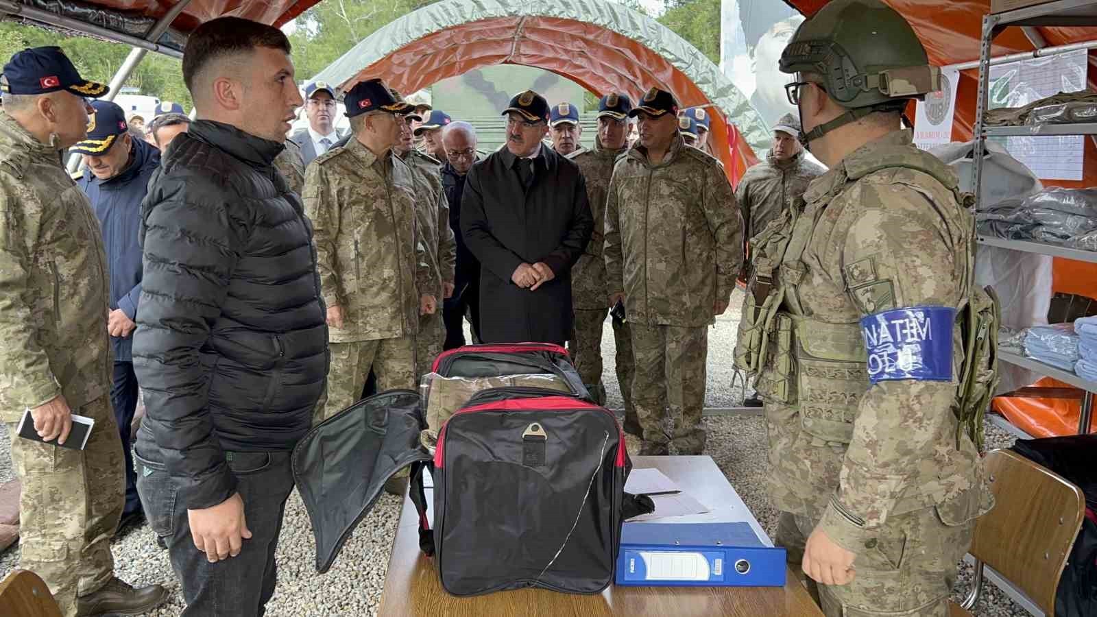 ÇANAKKALE'DEKİ 18'İNCİ MEKANİZE ZIRHLI TUGAY KOMUTANLIĞI’NDA, 'YILDIRIM-2025 SEFERBERLİK...