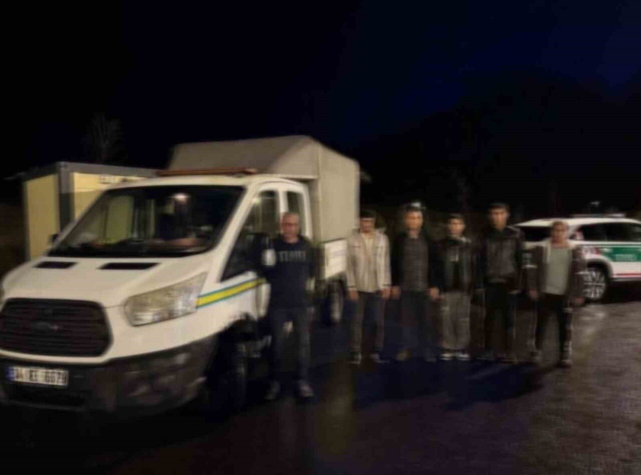 ÇANAKKALE’DE JANDARMA EKİPLERİNCE GÖÇMEN KAÇAKÇILIĞINA YÖNELİK GERÇEKLEŞTİRİLEN OPERASYONLARDA 6...