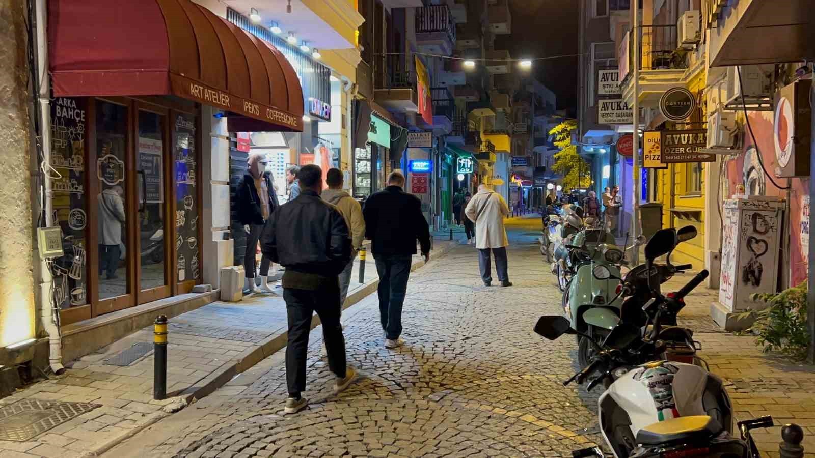 ÇANAKKALE’NİN AYVACIK İLÇESİ AÇIKLARINDA 4 BÜYÜKLÜĞÜNDE DEPREM MEYDANA GELDİ.