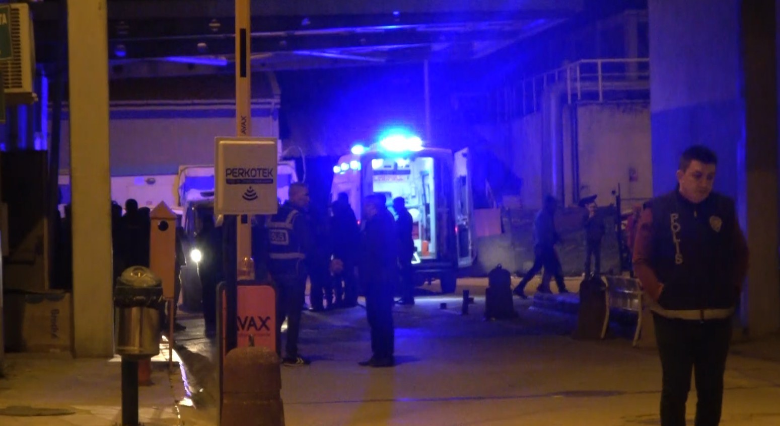 ÇANKIRI'NIN KURŞUNLU İLÇESİNDE OTOMOBİLİN BELEDİYE KAMYONUNA ARKADAN ÇARPMASI SONUCU MEYDANA GELEN...