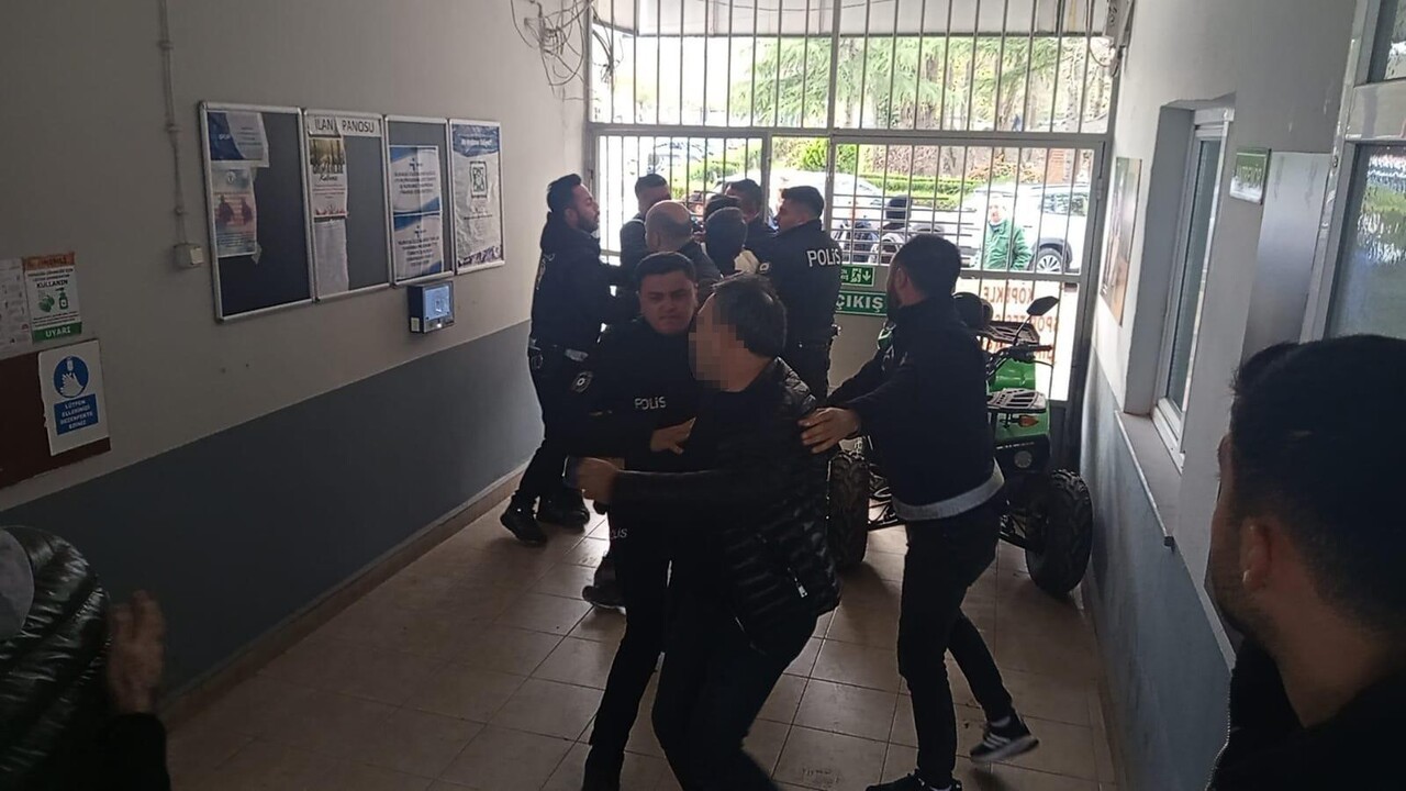 ÇIKAN OLAYLARDA POLİSE SALDIRAN RAKİP TAKIMIN ANTRENÖRÜ İLE YÖNETİCİSİ GÖZALTINA ALINDI.