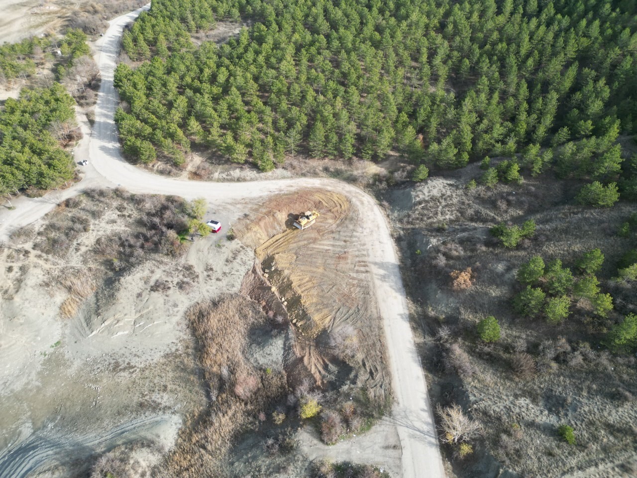 ÇORUM BELEDİYESİ, VATANDAŞLARIN ÖZELLİKLE HAFTA SONLARI YOĞUN İLGİ GÖSTERDİĞİ ÇOMAR BARAJI MESİRE...