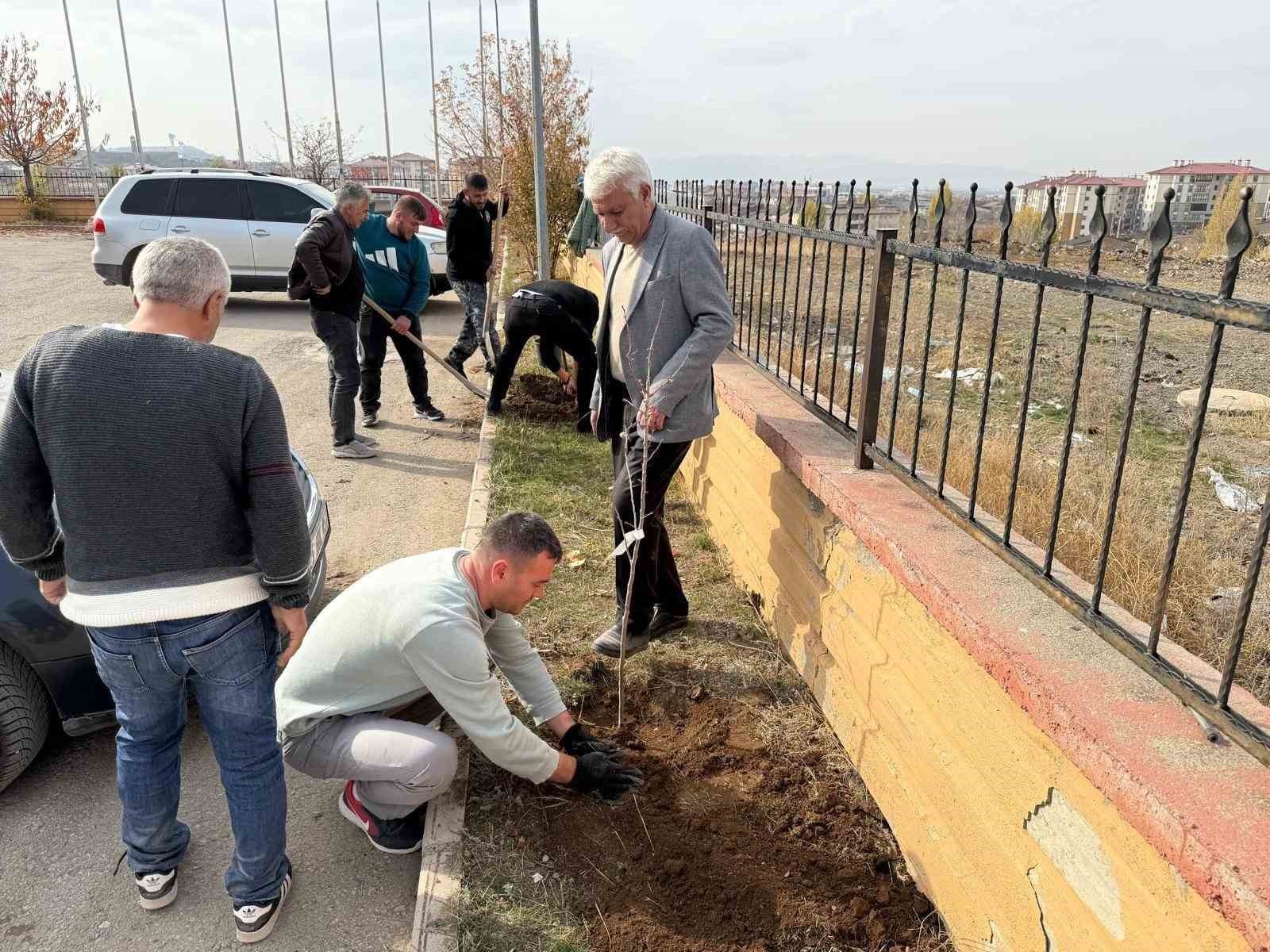 CUMHURBAŞKANI RECEP TAYYİP ERDOĞAN ÖNCÜLÜĞÜNDE 11 KASIM MİLLİ AĞAÇLANDIRMA GÜNÜNDE, ERZURUM...
