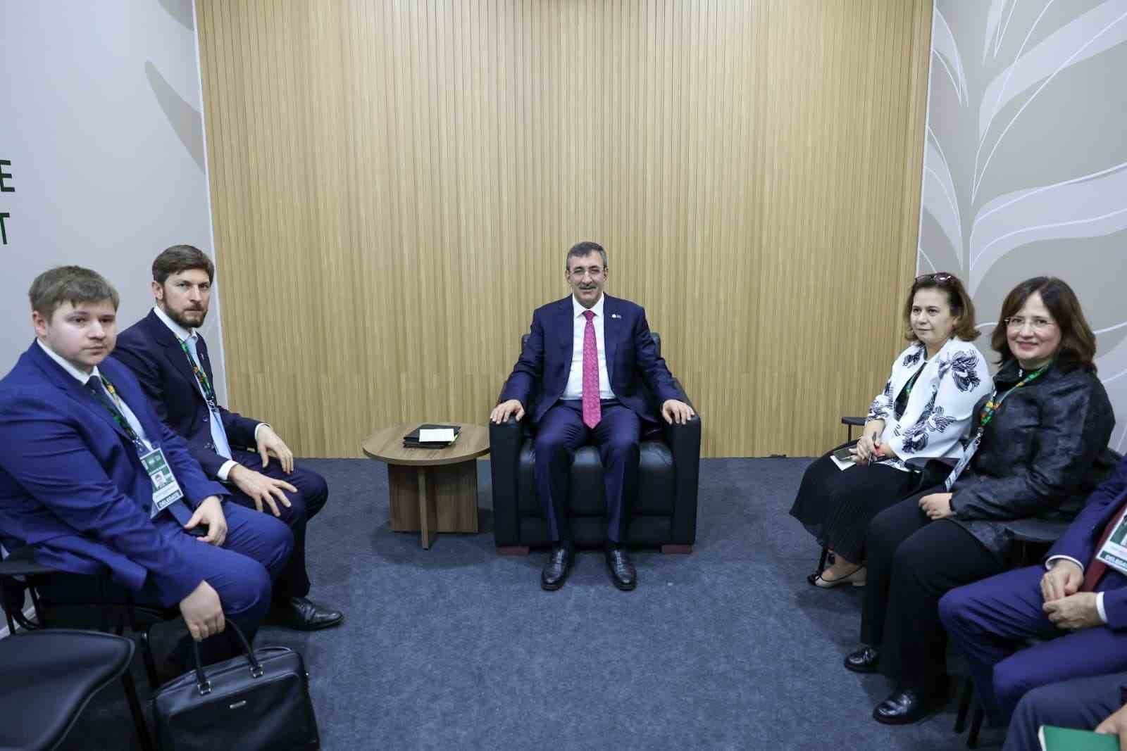 CUMHURBAŞKANI YARDIMCISI YILMAZ, SURİYE DEVLET BAŞKANI EŞ-ŞARA İLE BİR ARAYA GELDİ