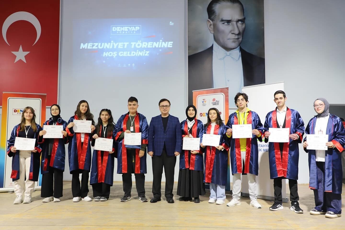 DENEYAP TEKNOLOJİ ATÖLYESİ’NDE MEZUNİYET COŞKUSU