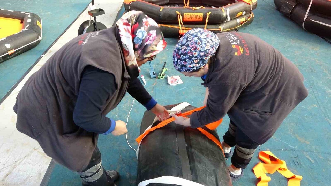 DENİZCİLİK SEKTÖRÜNDE GEMİ KAZALARINDA CAN KURTARAN VE GEMİ FİLİKALARININ YETERSİZ KALDIĞI...