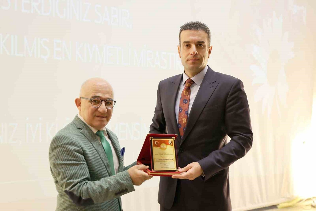 DENİZLİ'DE 31 YILLIK MESLEĞİNİ SAĞLIK SORUNLARI NEDENİYLE BIRAKMAK ZORUNDA KALAN ÖĞRETMEN MUHAMMET...