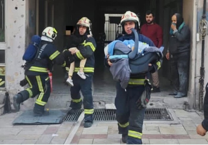 DENİZLİ'NİN MERKEZEFENDİ İLÇESİNDE EV OLARAK KULLANILAN İŞ HANINDA ÇIKAN YANGINDA 17'Sİ ÇOCUK 21...