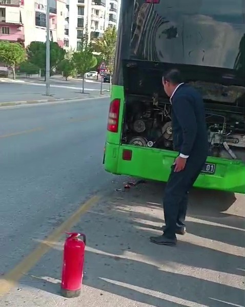 DENİZLİ’DE BÜYÜKŞEHİR BELEDİYESİNE AİT HALK OTOBÜSÜNDE ÇIKAN YANGIN UCUZ ATLATILDI. ARAÇTAKİ TÜPÜN...