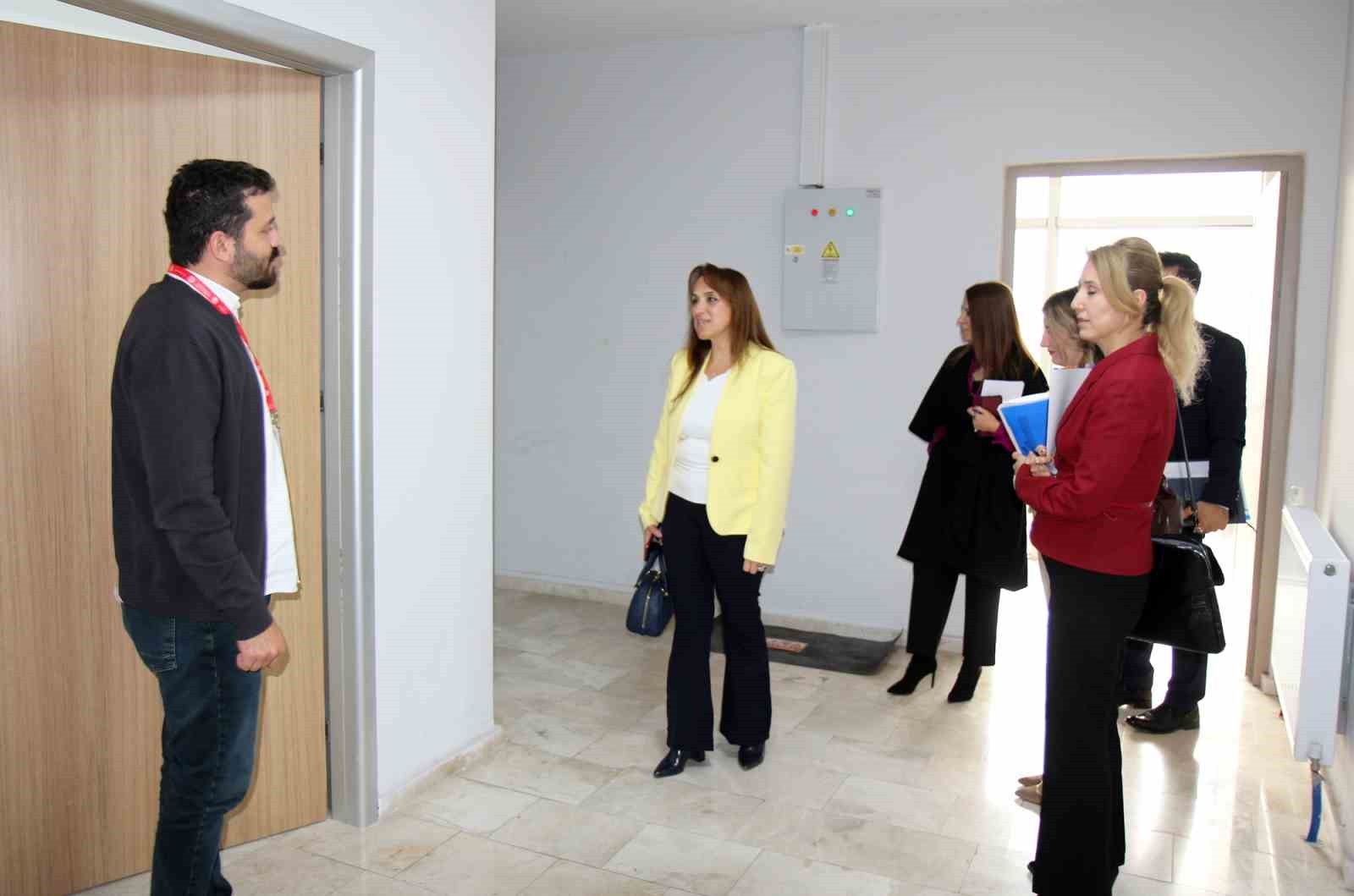 DENİZLİ İL SAĞLIK MÜDÜRÜ UZ. DR. BERNA ÖZTÜRK, BULDAN İLÇESİNDE SAĞLIK TESİSLERİNDE YERİNDE...