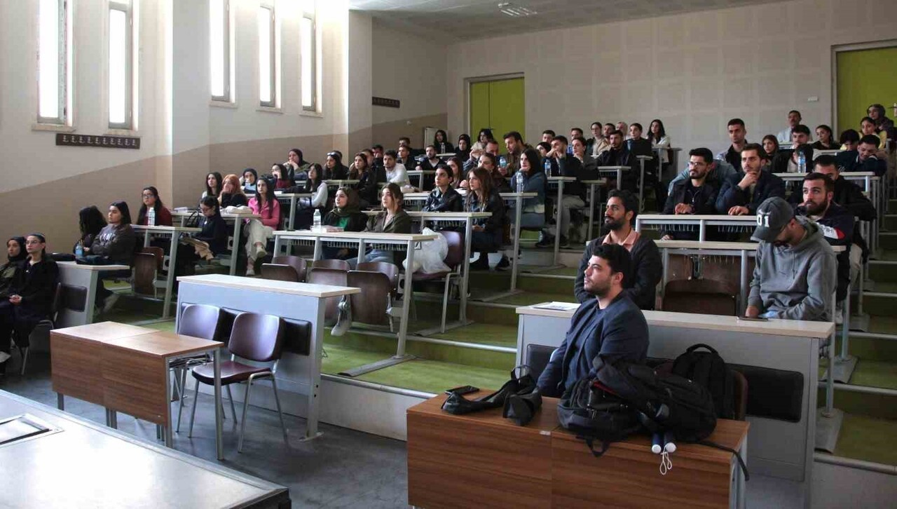 DİCLE ELEKTRİK, GELECEĞİN İŞ GÜCÜNÜ YETİŞTİRME HEDEFİYLE ÜNİVERSİTE ÖĞRENCİLERİNE YÖNELİK KARİYER...