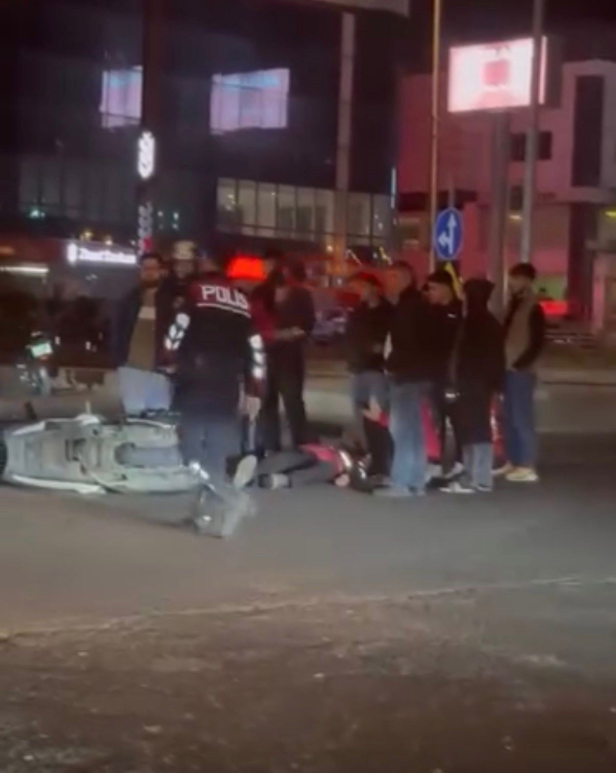 DİYARBAKIR'DA MEYDANA GELEN MOTOSİKLET, OTOMOBİLLERİN ÇARPIŞMASI VE TRENİN OTOMOBİLE ÇARPTIĞI...