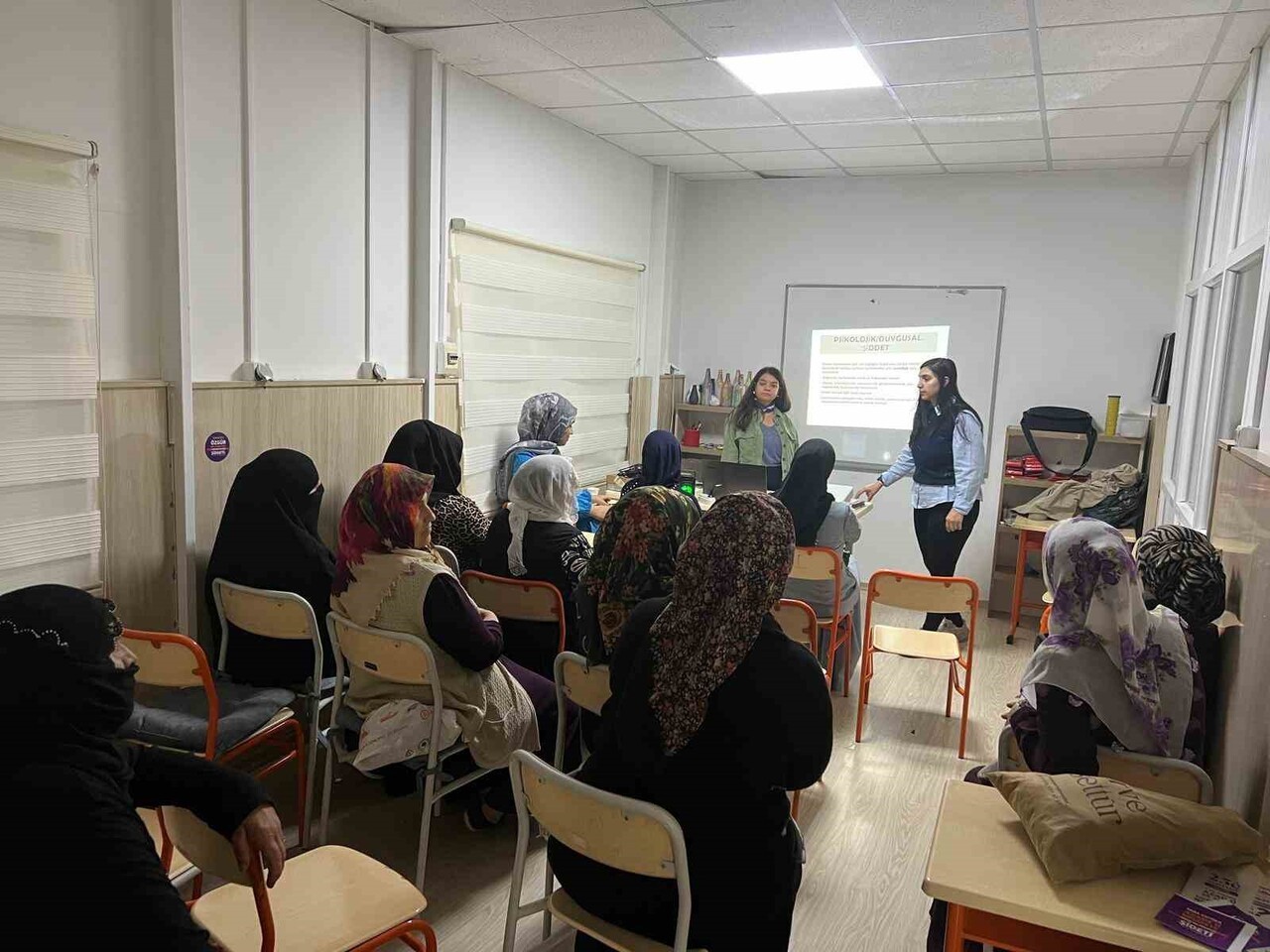 DİYARBAKIR BÜYÜKŞEHİR BELEDİYESİNİN 25 KASIM KADINA YÖNELİK ŞİDDETE KARŞI ULUSLARARASI MÜCADELE...