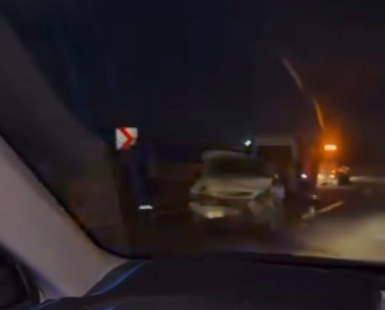 DİYARBAKIR’DA DÜN AKŞAM SAATLERİNDE 2 FARKLI TRAFİK KAZASI MEYDANA GELDİ. 2 KAZADA TOPLAM 4 KİŞİ...