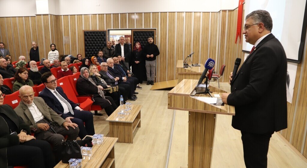 DPÜ’DE ÇİNİ SANATÇISI HAMZA ÜSTÜNKAYA İÇİN ANMA TÖRENİ