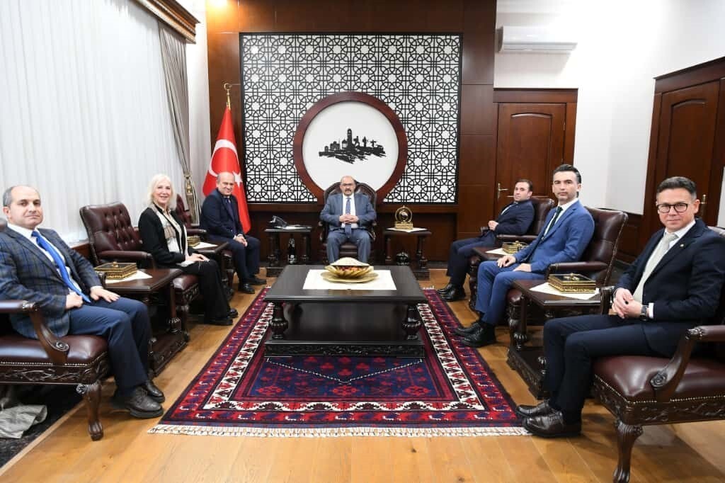 DREMİT TİCARET ODASI YÖNETİMİ, BALIKESİR VALİSİ İSMAİL USTAOĞLU’NU MAKAMINDA ZİYARET...