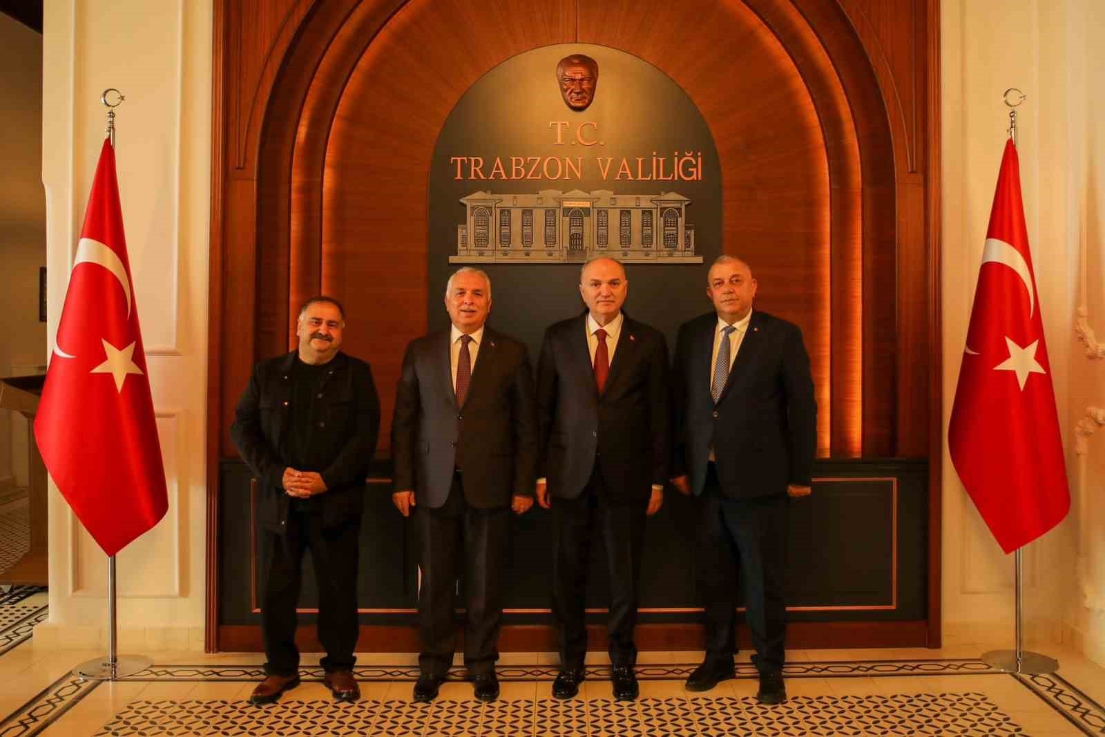 DÜZCE BELEDİYE BAŞKANI DR. FARUK ÖZLÜ, BERABERİNDE DÜZCE TİCARET VE SANAYİ ODASI BAŞKANI ERDOĞAN...